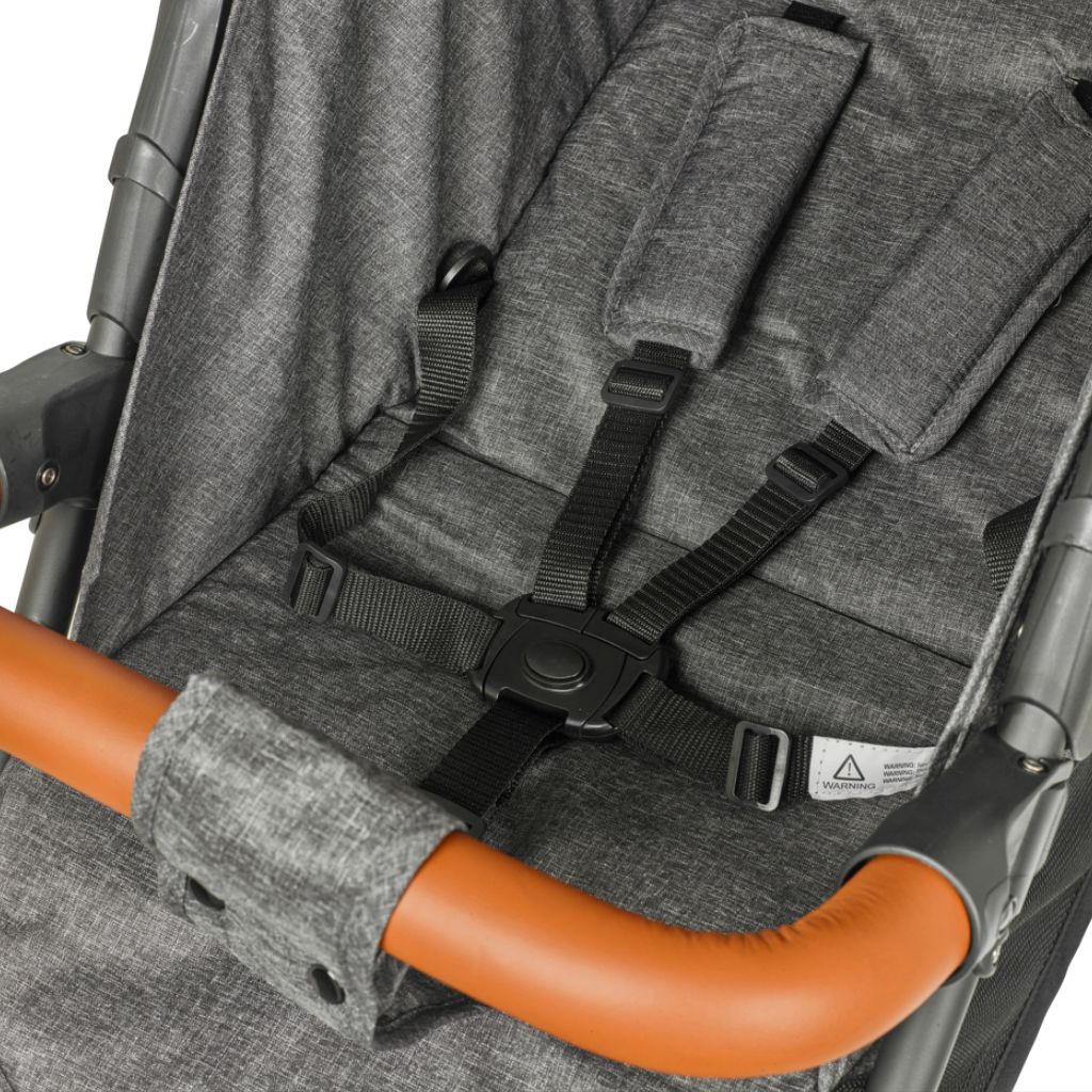 Photo of Amababy Swift stroller 5-point harness
